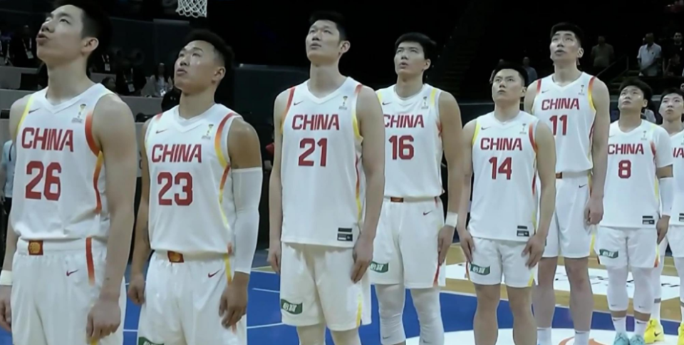 开云娱乐-中国男篮半场落后1分：全队无人上双 中国台北3人得分上双